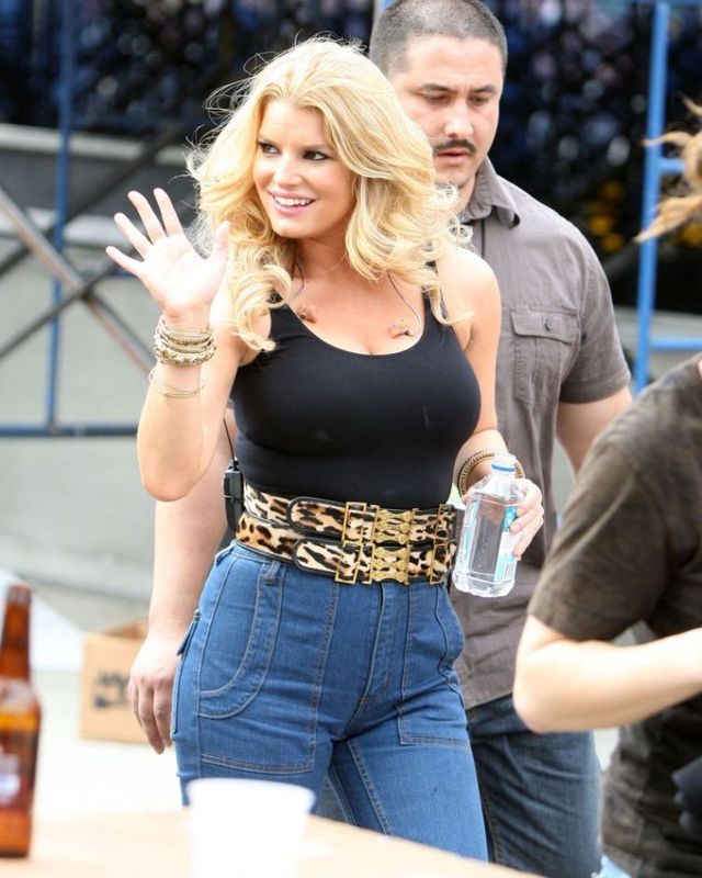 Jessica Simpson gained weight (10 pics)