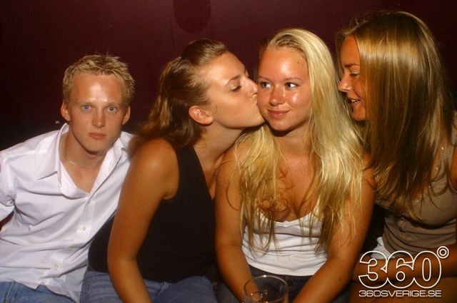 Swedish girls at the night clubs (55 pics) .