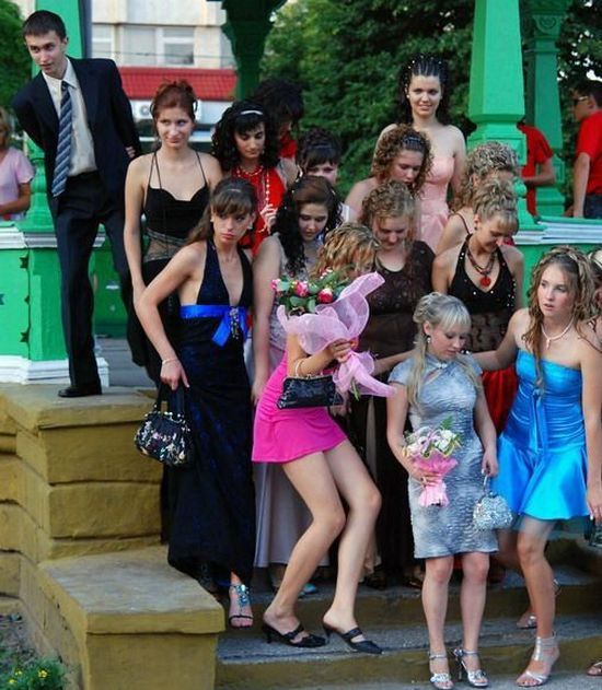How Russian youth celebrates their graduation day (60 pics)