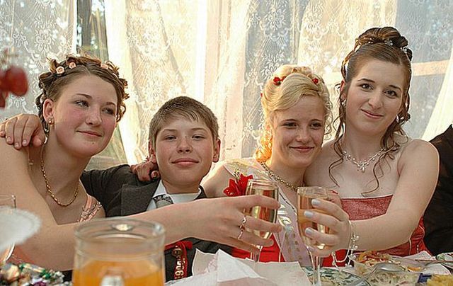 How Russian youth celebrates their graduation day (60 pics)