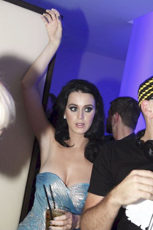 Katy Perry at Life Ball 2009 (7 pics)
