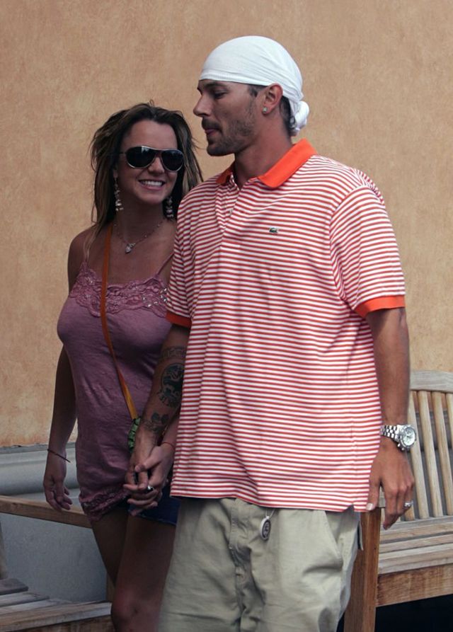 Britney Spears and Kevin Federline in Beverly Hills in 2005 (20 pics)