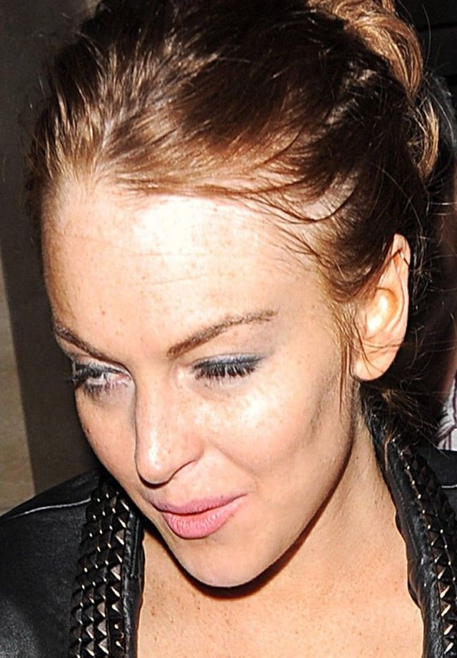 Lindsay Lohan exiting Cuckoo club in London. It seems she had lot of fun (10 pics)