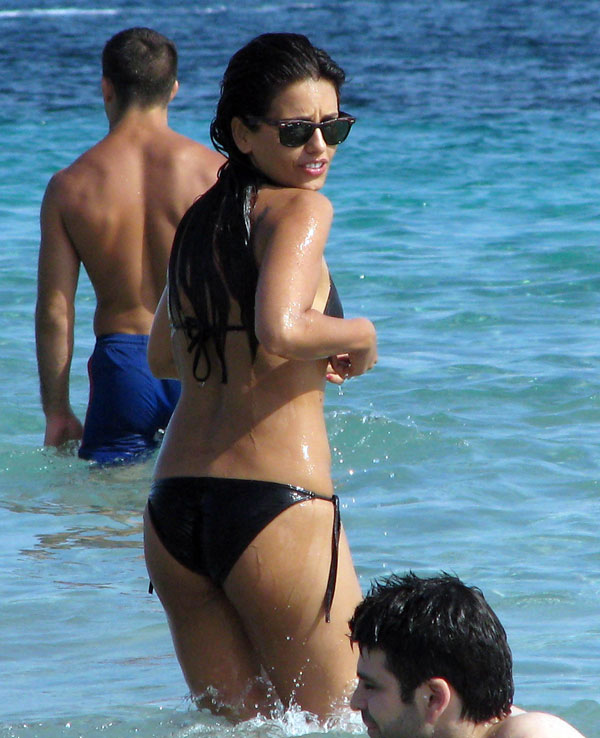 Monica Cruz in a bikini in Ibiza (11 pics)