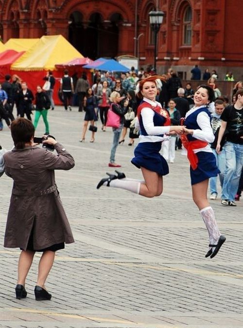 Russia vs. the United States. Whose high-school graduates are cooler? (60 pics)