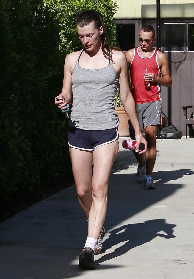 Mila Jovovich after doing sport (12 pics)