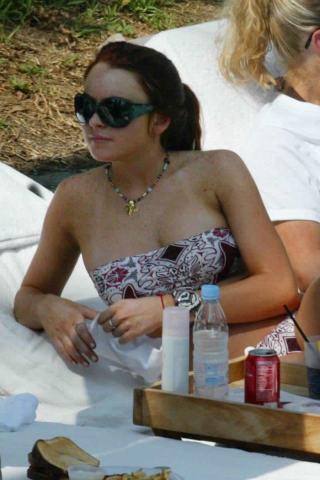 Lindsay Lohan in bikini (13 pics)