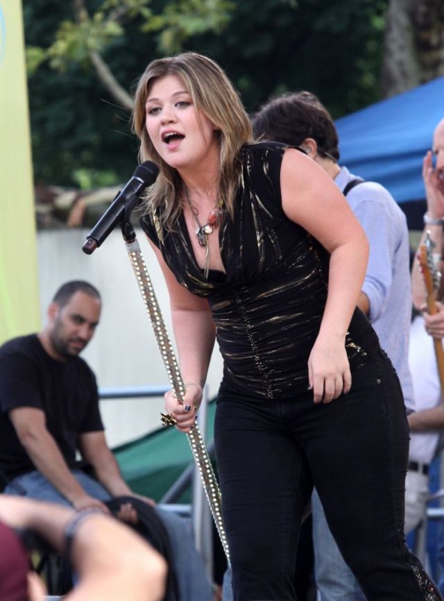 Kelly Clarkson got fat (11 pics) - izispicy.com