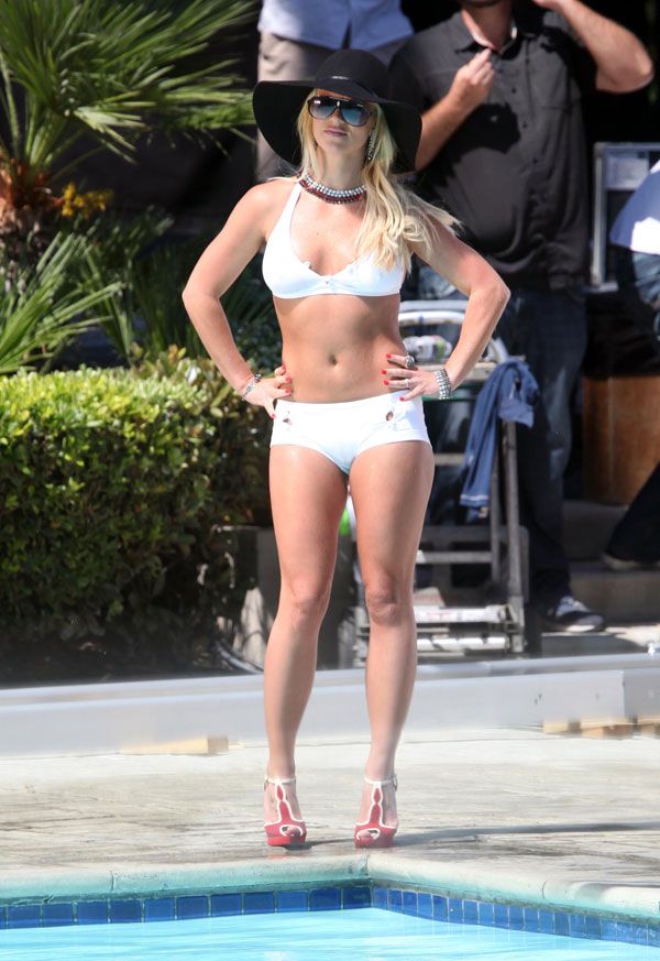Britney Spears in a white bikini (20 pics)