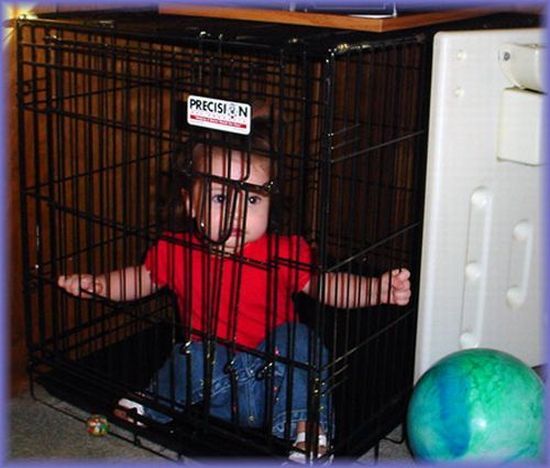 Children in cages (30 pics)