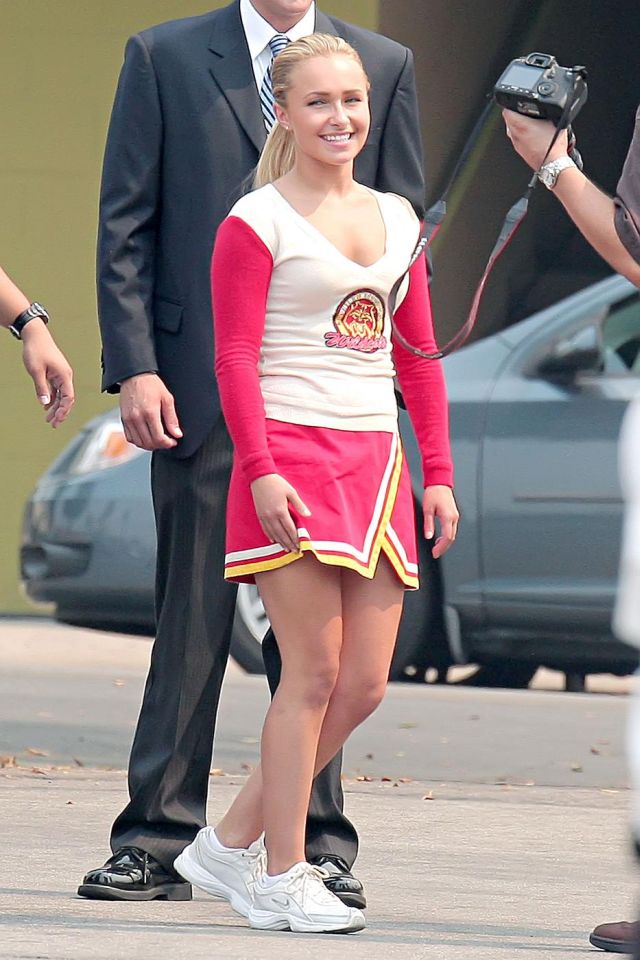 Hayden Panettiere in a pink cheerleader outfit. It fits her good (9 pics)