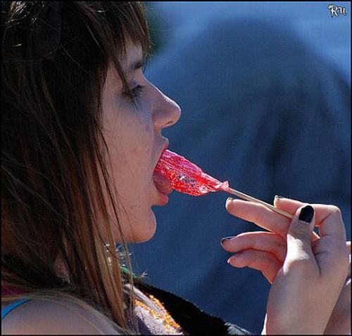 Girls are a sweet tooth (23 pics)