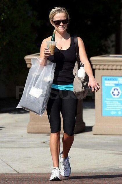 Reese Witherspoon after a workout (5 pics)