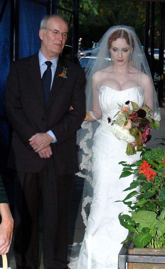 Christina Hendricks getting married (10 pics)