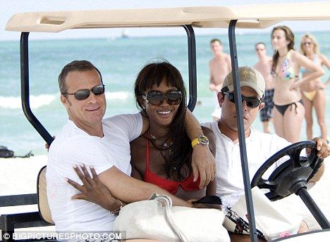 Naomi Campbell looks great at her 40 (6 pics)