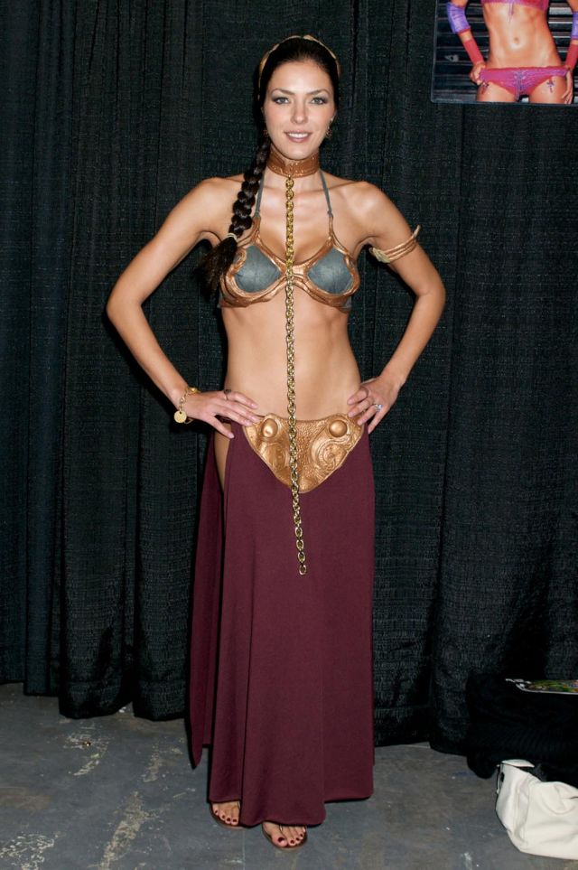 Adrienne Curry déguisée en Princesse Leia (8 pics)