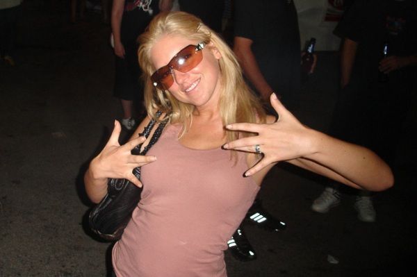 Girls and Gangsta Style. How Do Like It? (47 pics)