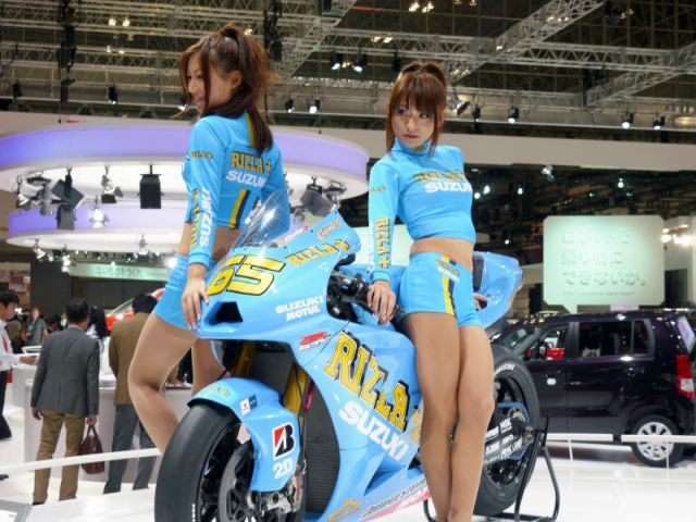 Japanese Auto Girls (43 pics)