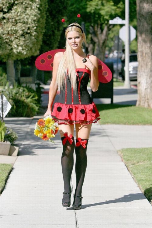 Sophie Monk in a Sexy Lady Bug Costume (9 pics)