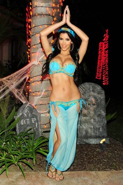 Kim Kardashian as Princess Jasmine (8 pics)