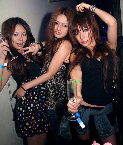 How Japanese Youth Partying (30 pics)