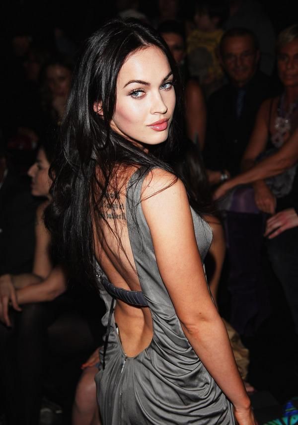 Megan Fox and Her Beautiful Cleavage (16 pics)