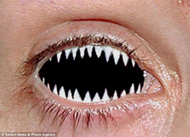 Freaky Contact Lenses (7 pics)
