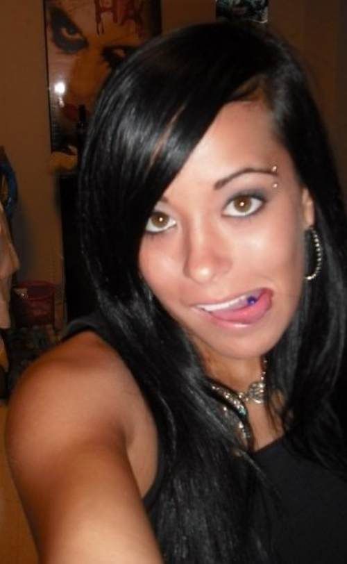Pretty Girl Has a Problem with Her Tongue (11 pics)