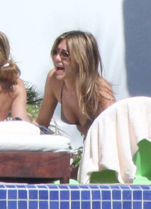 For a 41 Year Old Jennifer Aniston Has a Rocking Tushie(16 pics)