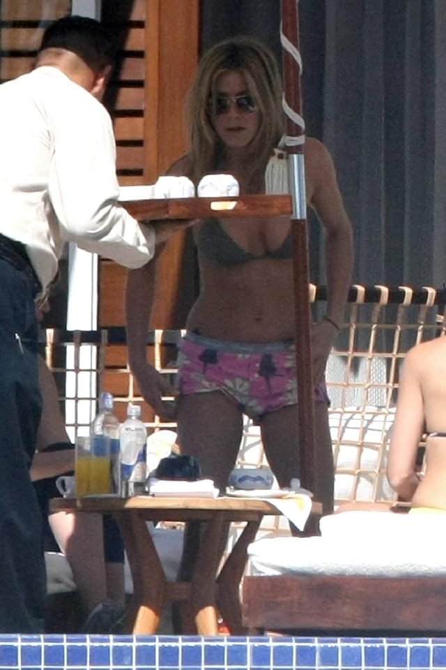 For a 41 Year Old Jennifer Aniston Has a Rocking Tushie(16 pics)