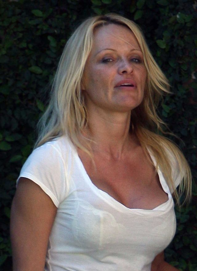Pamela Anderson Is Not That Young Anymore (9 pics)