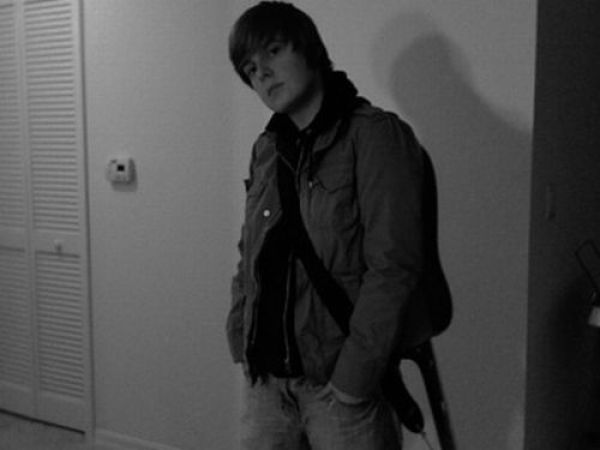 Is It Justin Bieber or a Lesbian Looking Like Him? (25 pics)