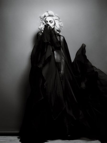 Madonna Looks Too Good to Be True (13 pics)