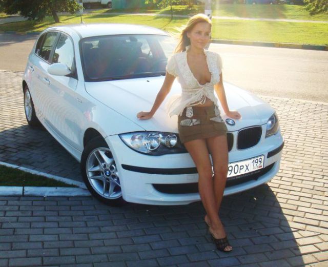 Russian Ladies and Cars (46 pics)