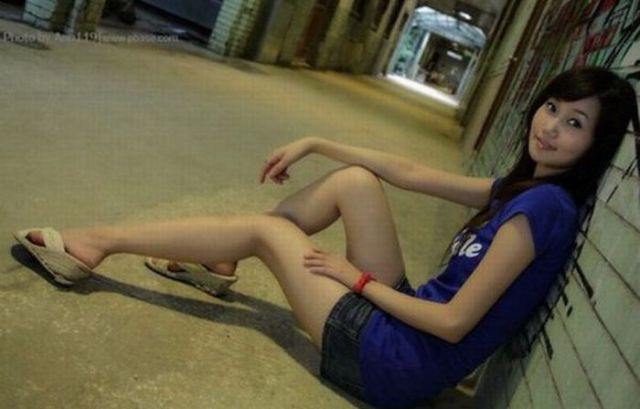 Hot Long-Legged Asian Girls (20 pics)