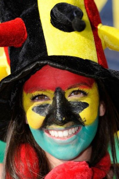 Female World Cup Fans (74 pics)