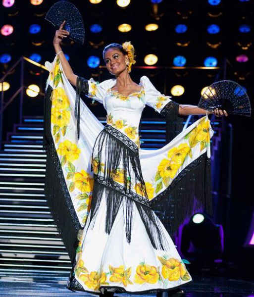 National Costumes at Miss Universe 2010. Part 2 (21 pics)