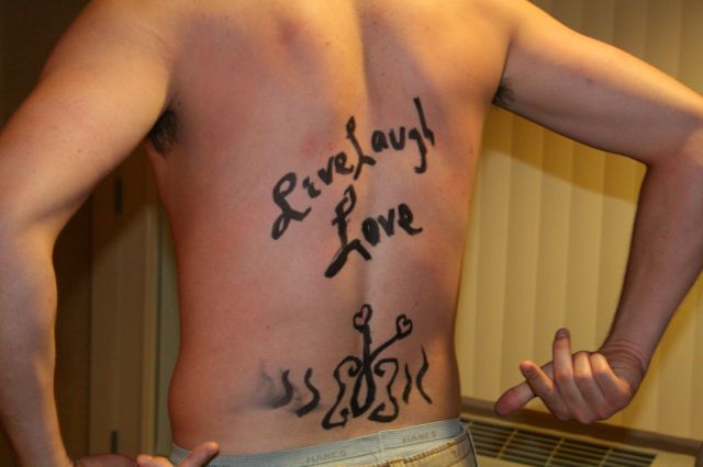 Horrible Male Tramp Stamps (26 pics)