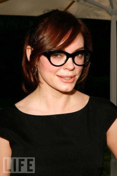 Hot Celebrities Wearing Glasses