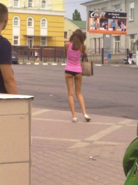 Russian Girls Have a New Summer Fashion