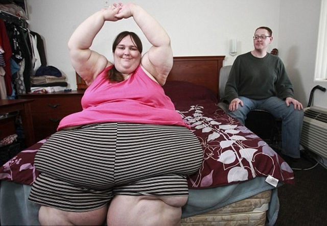 Supersized Woman Meets Her Significant Other