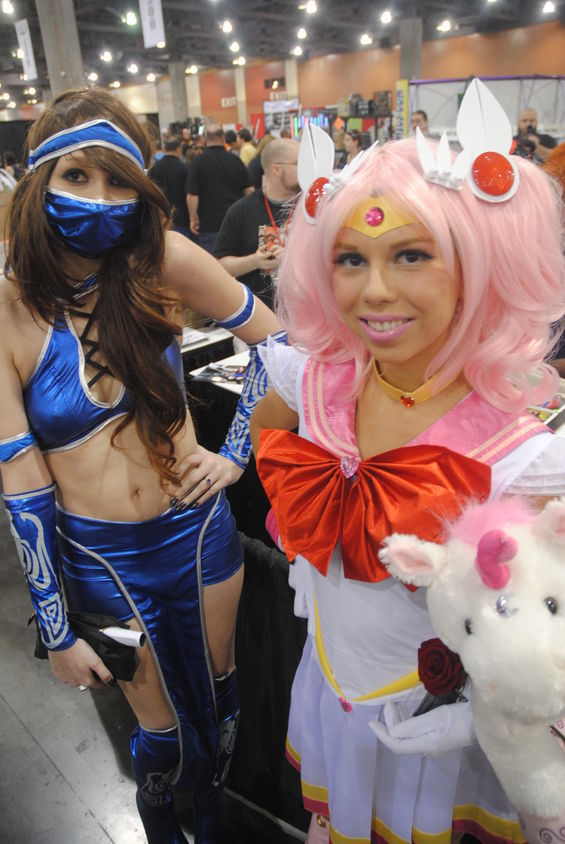 Costumed Cuties of Phoenix Comicon 2012
