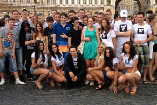 Seductive Girls Promote Russian Social Network
