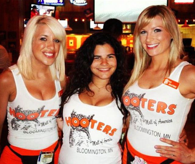 Instagram Pictures of Hooters Chicks