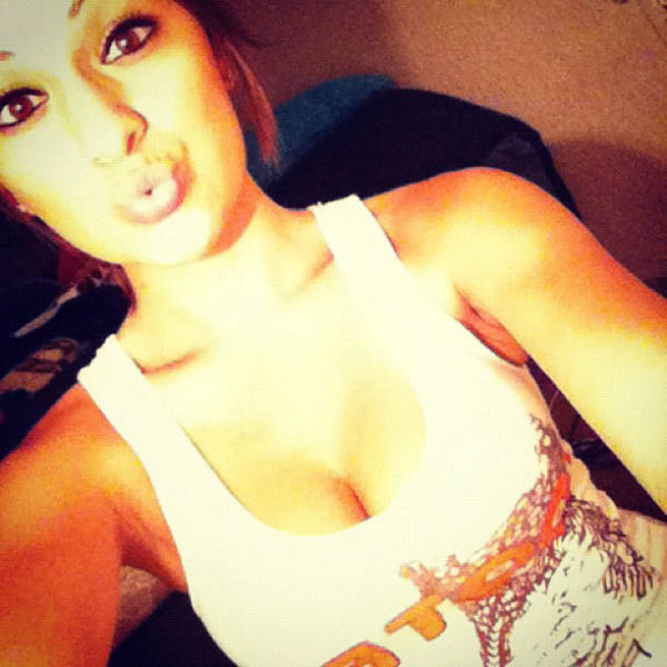 Instagram Pictures of Hooters Chicks