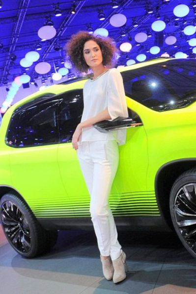 The Lovely Girls of the Paris Motor Show 2012