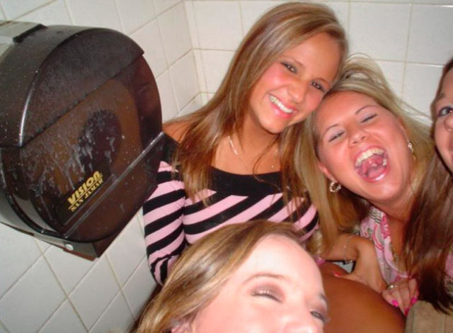 Ever Wondered What Drunk Girls Do in the Bathroom?