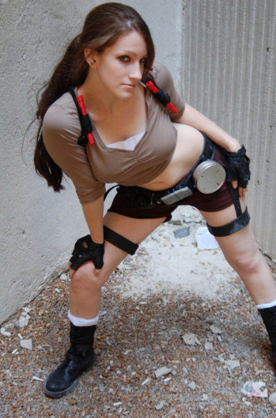 It’s All about the Boobs in Lara Croft Cosplay