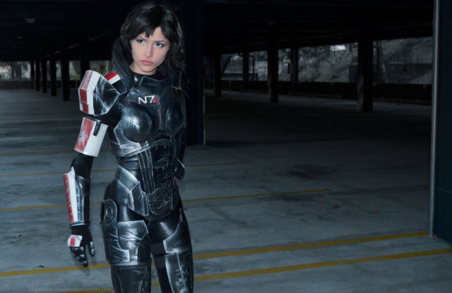 Super-Hot and Sexy Mass Effect Cosplay