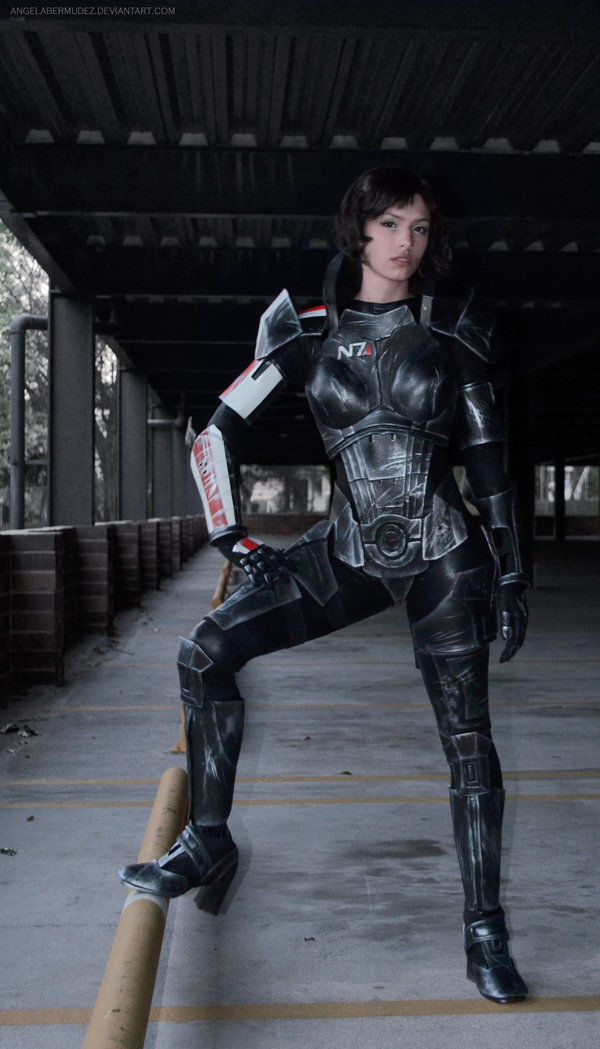 Super-Hot and Sexy Mass Effect Cosplay